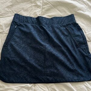 Women's Orvis Navy Textured Active Skort - Women size small